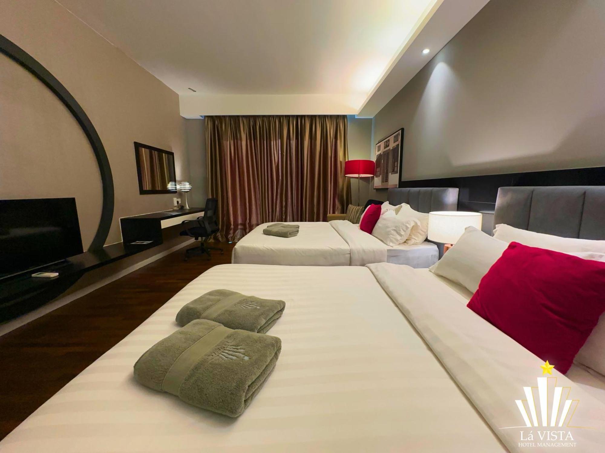 The Shore Hotel & Residences By La Vista Malacca Exterior photo